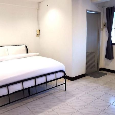 Go Inn Patong Beach Exterior photo