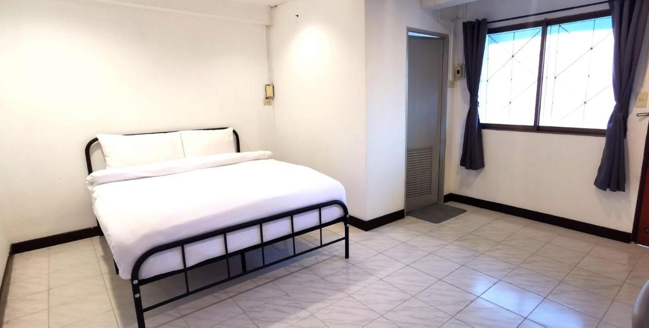 Go Inn Patong Beach Exterior photo